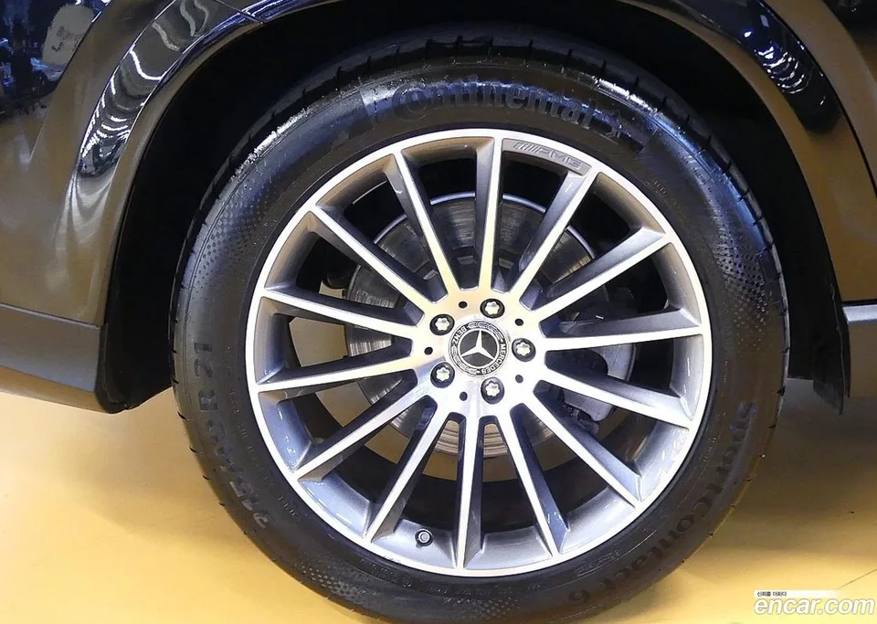 Mercedes-Benz GLE-Class GLE400d 4MATIC 2023 — thumbnail 2