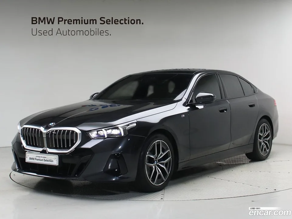 BMW 5 Series 520i M 2025 — photo 1, buy with delivery to Moscow