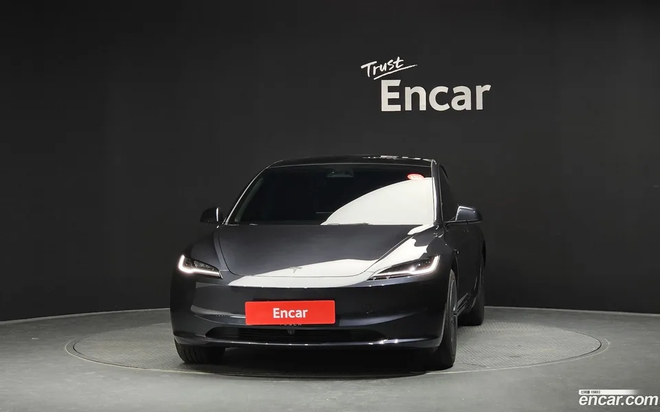 Tesla Model 3 RWD 2026 — thumbnail 3