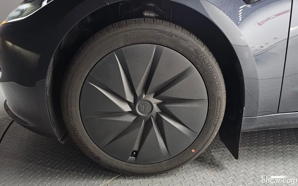 Tesla Model 3 RWD 2026 — thumbnail 5