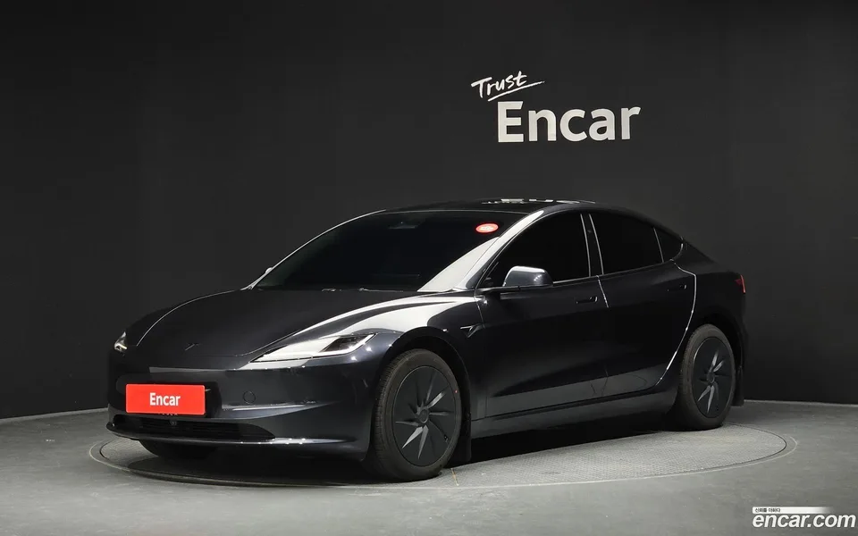 Tesla Model 3 RWD 2026 — photo 1, buy with delivery to Moscow