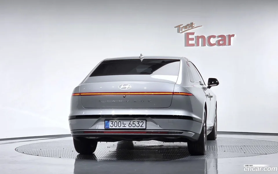 Hyundai Grandeur 3.5 LPG 2WD () 2026 — thumbnail 4