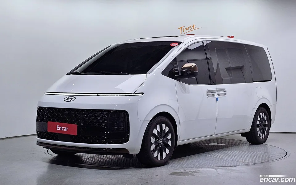 Hyundai Staria 2025