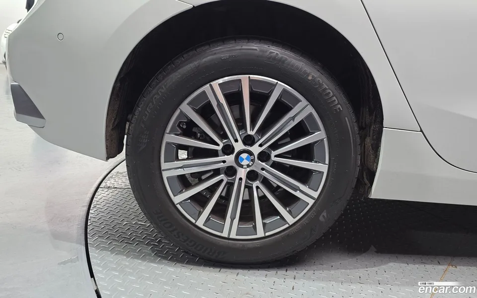 BMW 2 Series Active Tourer 220i 2024 — миниатюра 2