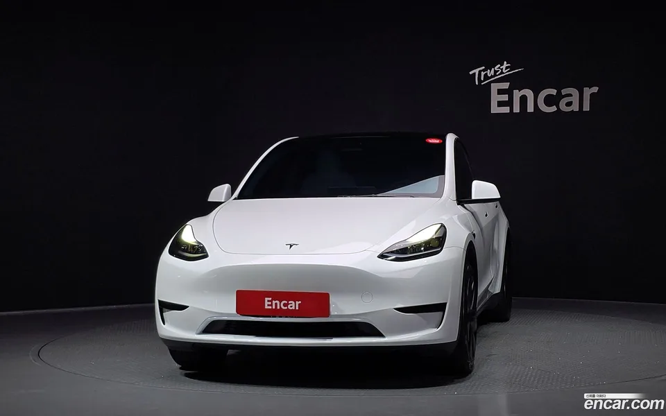 Tesla Model Y RWD 2023 — thumbnail 3