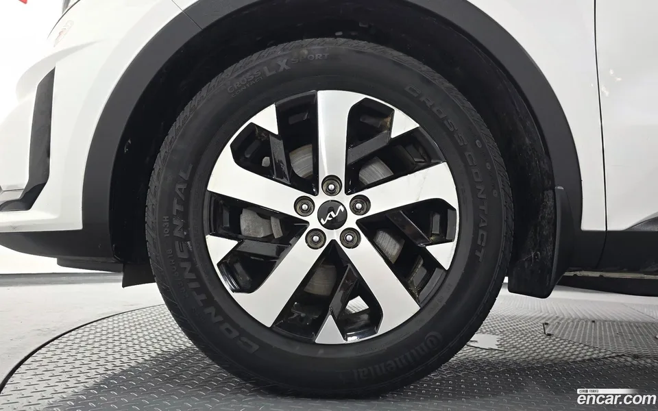 Kia Sorento 2.2 2WD 2023 — thumbnail 2