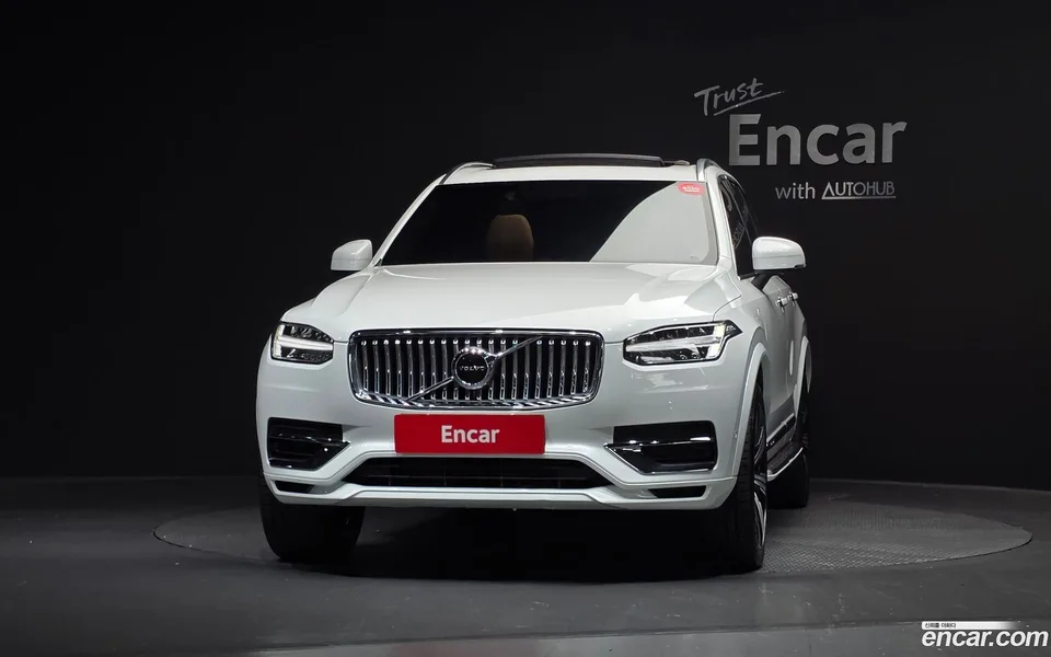 Volvo XC90 T8 2022 — thumbnail 3