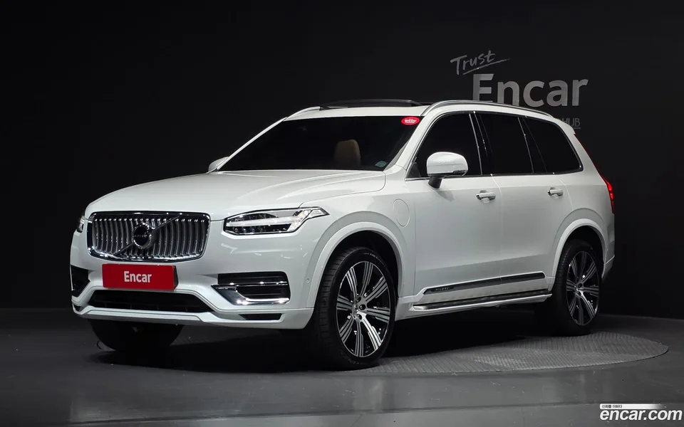 Volvo XC90 T8 2022 — photo 1, buy with delivery to Moscow