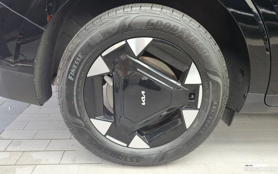 Kia Carnival HEV 9 2024 — thumbnail 2