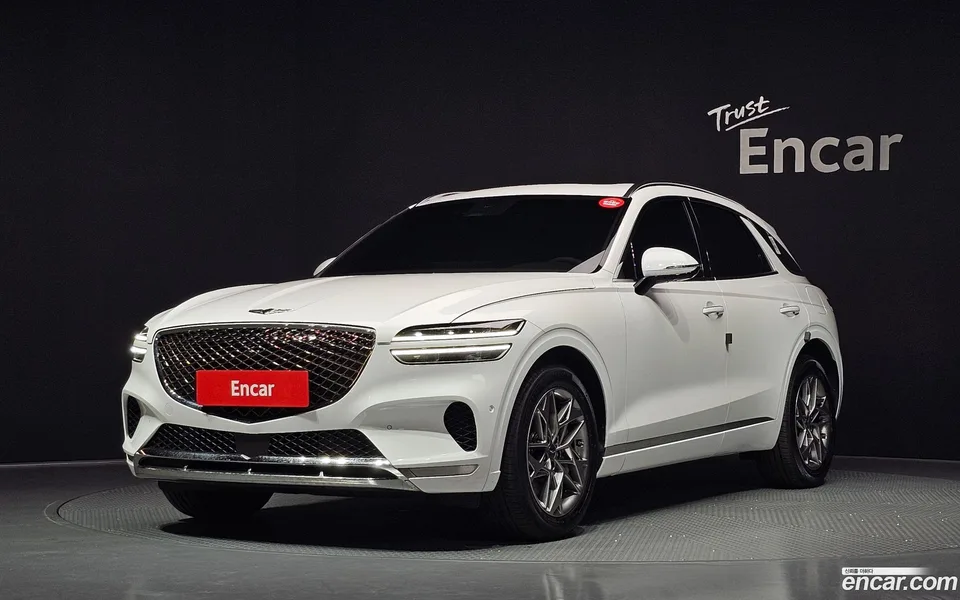 Genesis GV70 2.5T 2WD 2022 — photo 1, buy with delivery to Moscow