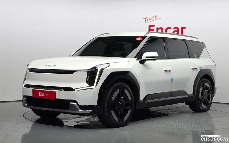 Kia EV9 4WD 2023 — photo 1, buy with delivery to Moscow