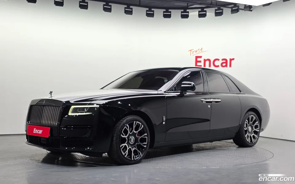 Rolls-Royce Ghost 6.7 V12 2023 — photo 1, buy with delivery to Moscow