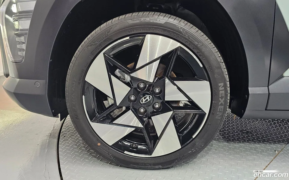 Hyundai Kona 1.6 2WD 2023 — thumbnail 2