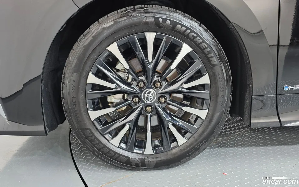 Toyota Alphard 2.5 HEV AWD 2024 — thumbnail 2