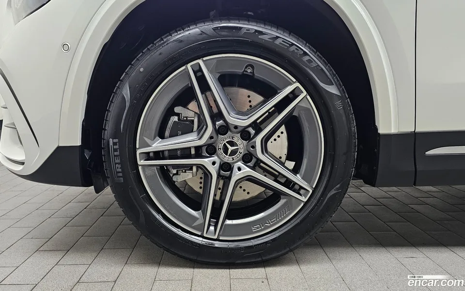 Mercedes-Benz GLA-Class GLA250 4MATIC 2025 — thumbnail 2