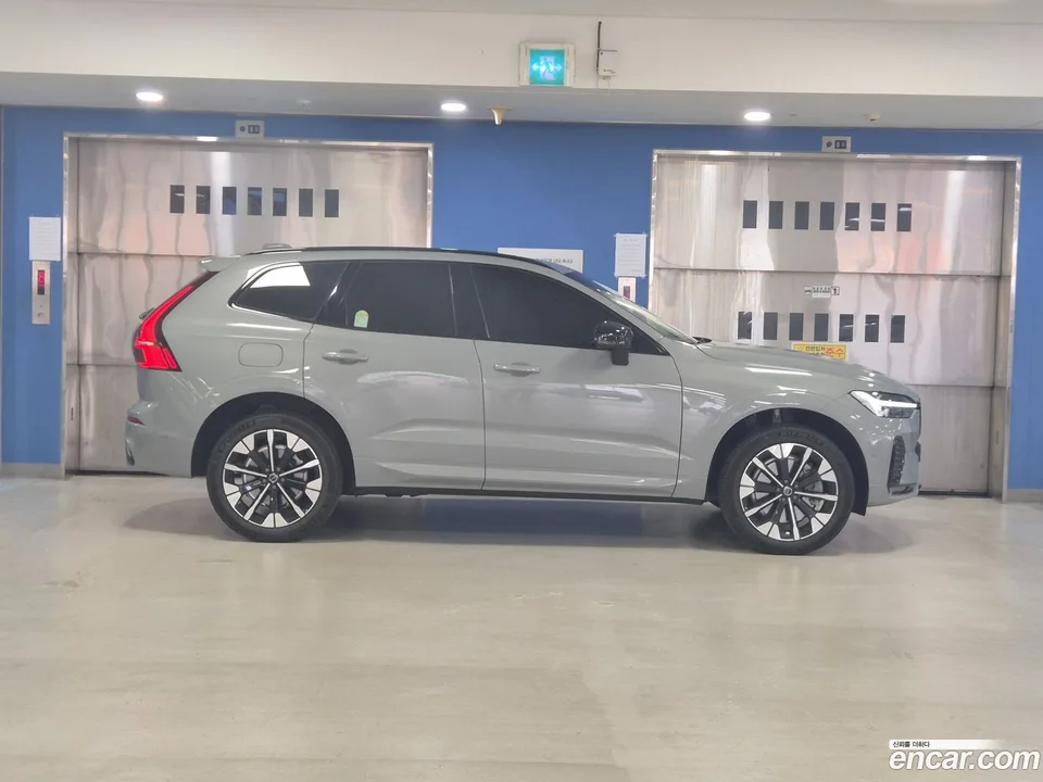 Volvo XC60 B5 2026 — thumbnail 3