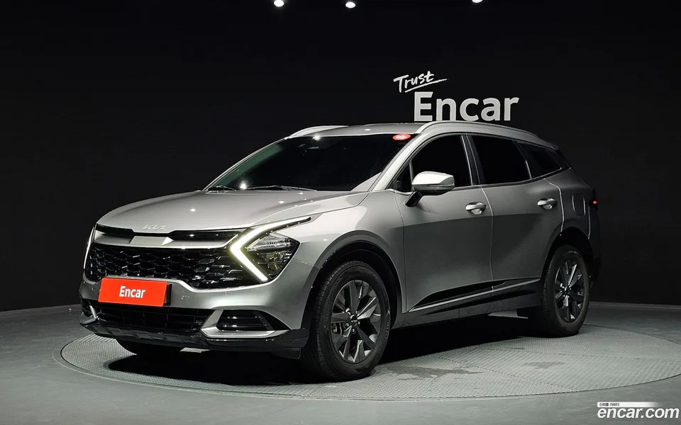 Kia Sportage 2.0 2WD 2022 — photo 1, buy with delivery to Moscow