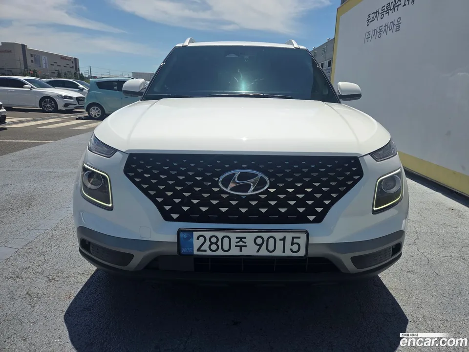 Hyundai Venue 1.6 2025 — photo 1, buy with delivery to Moscow