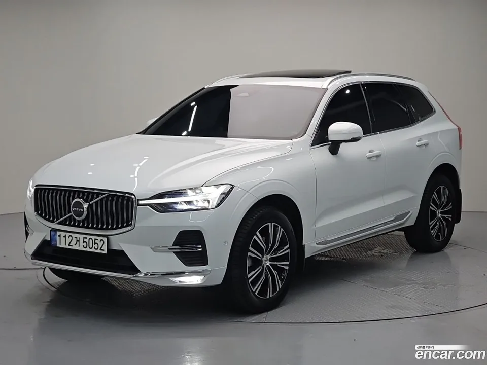 Volvo XC60 B5 2022 — photo 1, buy with delivery to Moscow