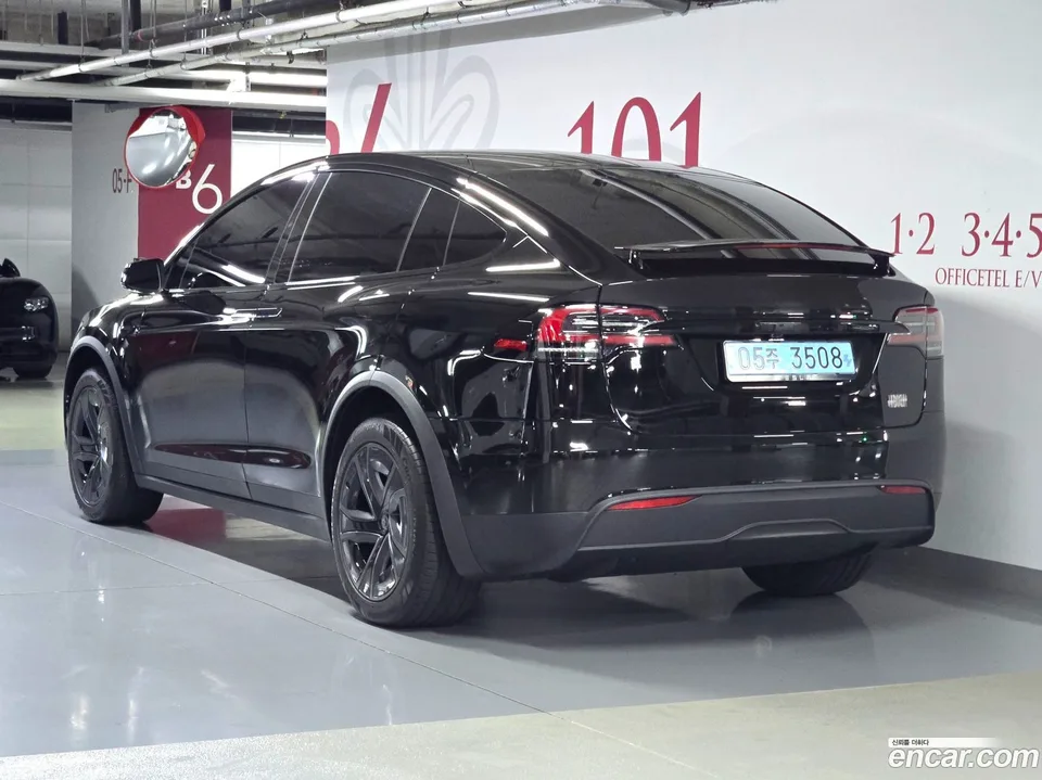 Tesla Model X 2026 — thumbnail 4