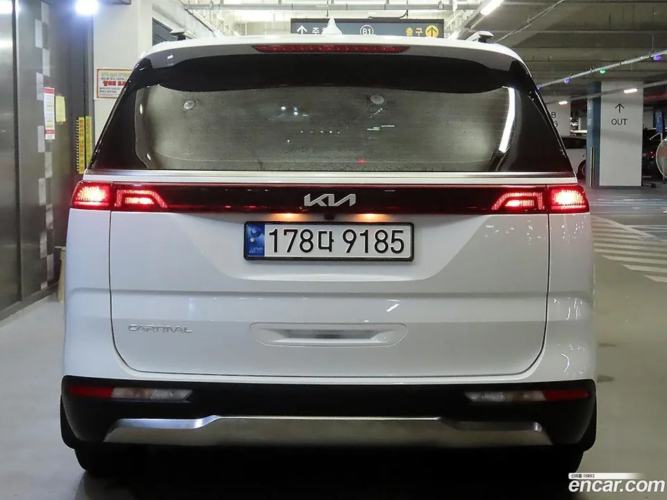 Kia Carnival 9 2023 — thumbnail 2