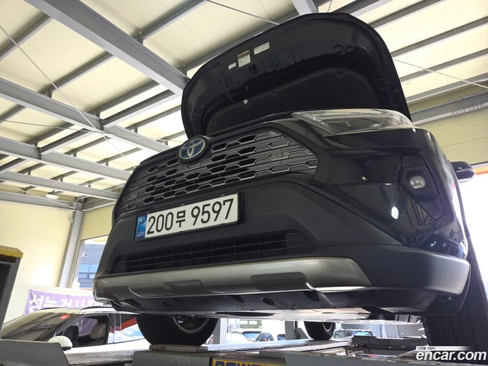 Toyota RAV4 2.5 4WD LTD 2024 — photo 1, buy with delivery to Moscow