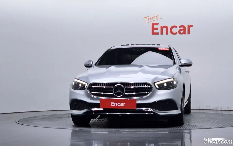 Mercedes-Benz E-Class E350 4MATIC 2022 — миниатюра 3