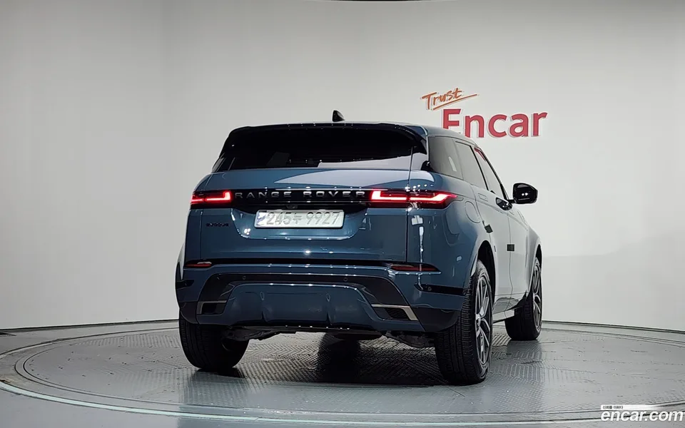 Land Rover Range Rover Evoque P250 SE 2024 — thumbnail 4