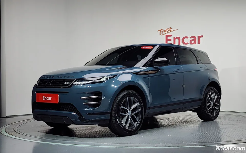 Land Rover Range Rover Evoque P250 SE 2024 — photo 1, buy with delivery to Moscow
