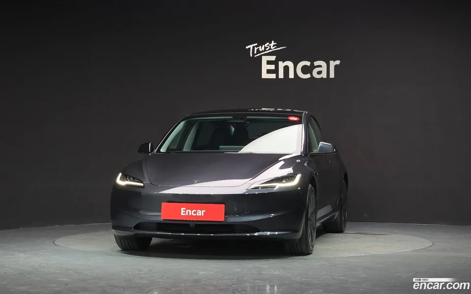 Tesla Model 3 RWD 2026 — thumbnail 3