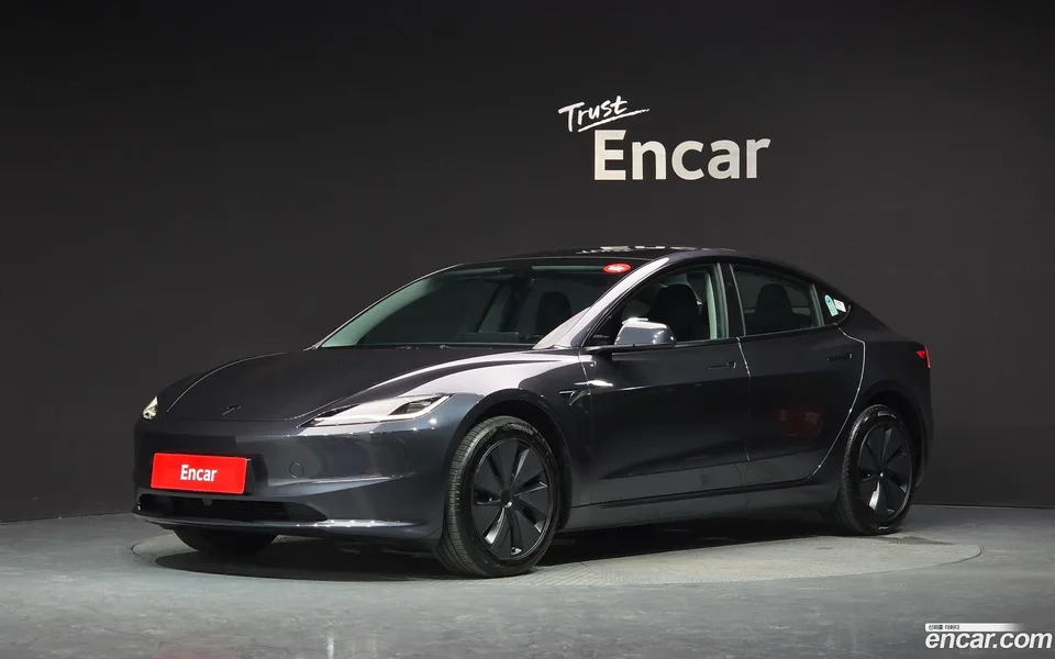 Tesla Model 3 RWD 2026 — photo 1, buy with delivery to Moscow