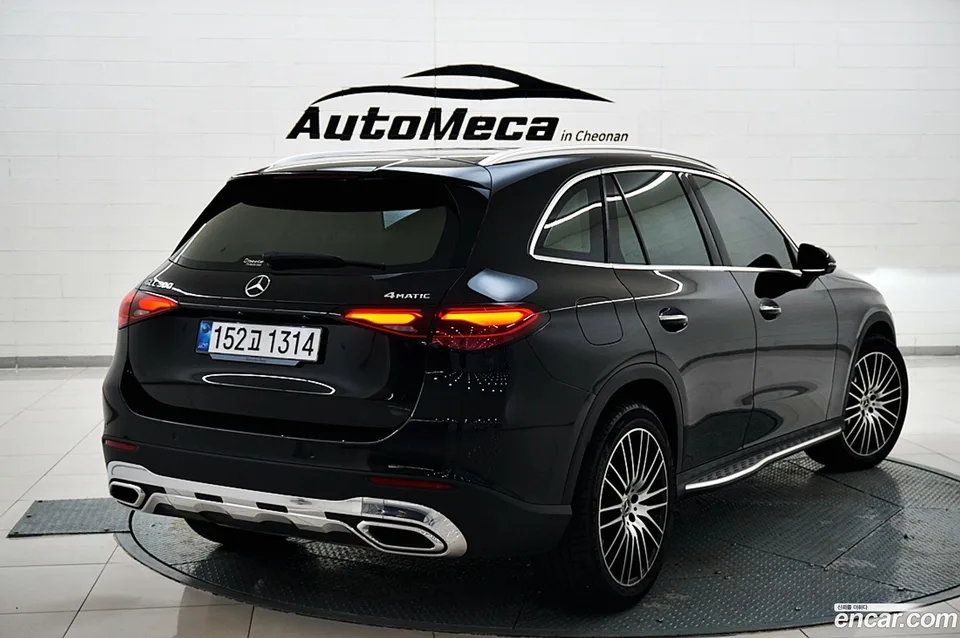 Mercedes-Benz GLC-Class GLC300 4MATIC 2025 — thumbnail 2
