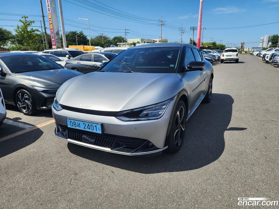 Kia EV6 2022 — photo 1, buy with delivery to Moscow
