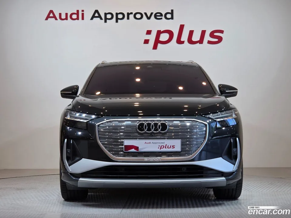 Audi Q4 e-tron 40 2023 — thumbnail 3