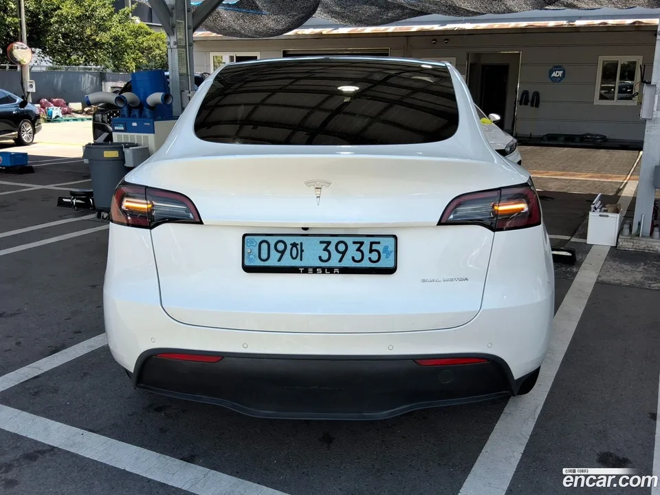 Tesla Model Y AWD 2022 — thumbnail 4