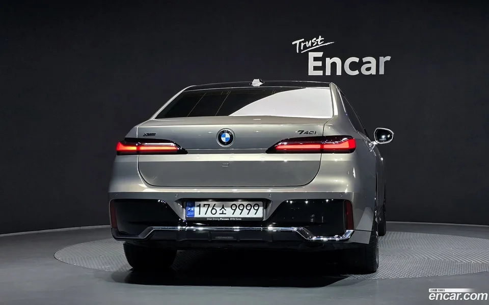 BMW 7 Series 740i xDrive M 2024 — thumbnail 4