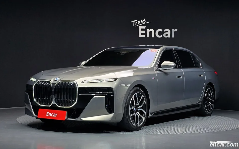 BMW 7 Series 740i xDrive M 2024 — photo 1, buy with delivery to Moscow