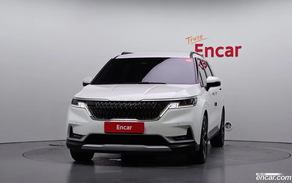 Kia Carnival 9 2023 — thumbnail 3