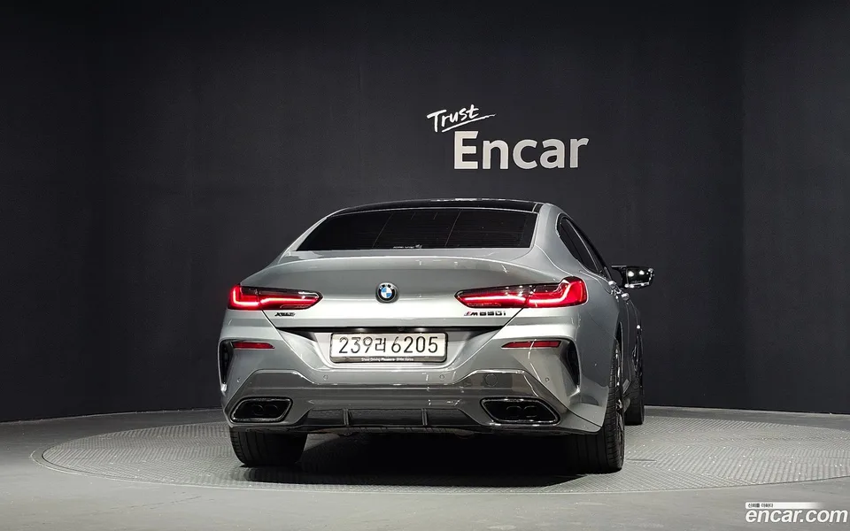 BMW 8 Series M850i xDrive 2025 — thumbnail 4