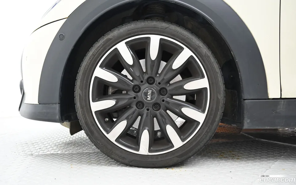 MINI Cooper S 2022 — thumbnail 2