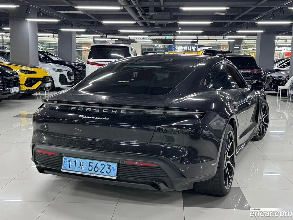 Porsche Taycan 2023 — thumbnail 3