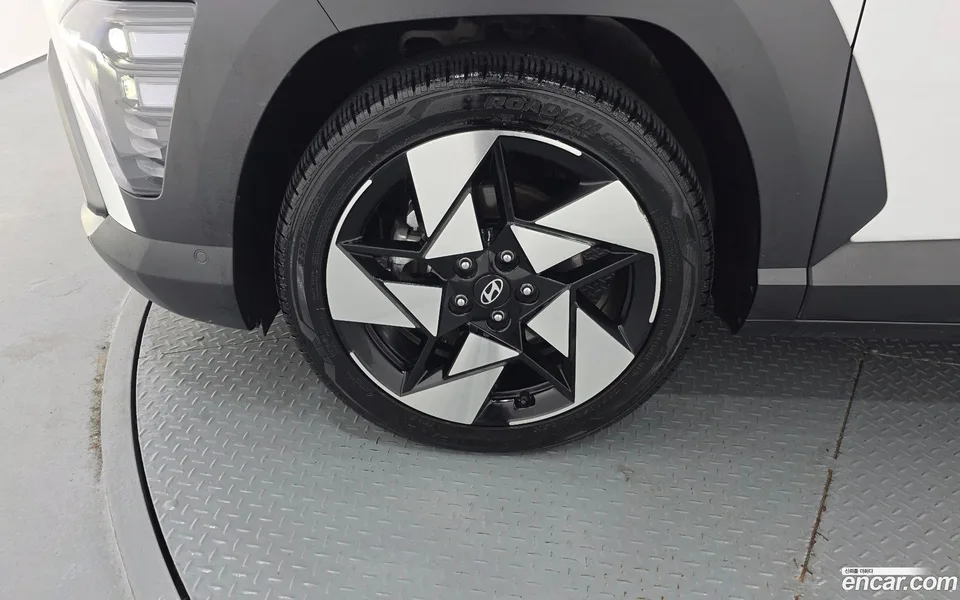 Hyundai Kona 1.6 2WD 2023 — thumbnail 2