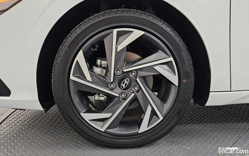 Hyundai Avante CN7 Hybrid 2025 — thumbnail 2