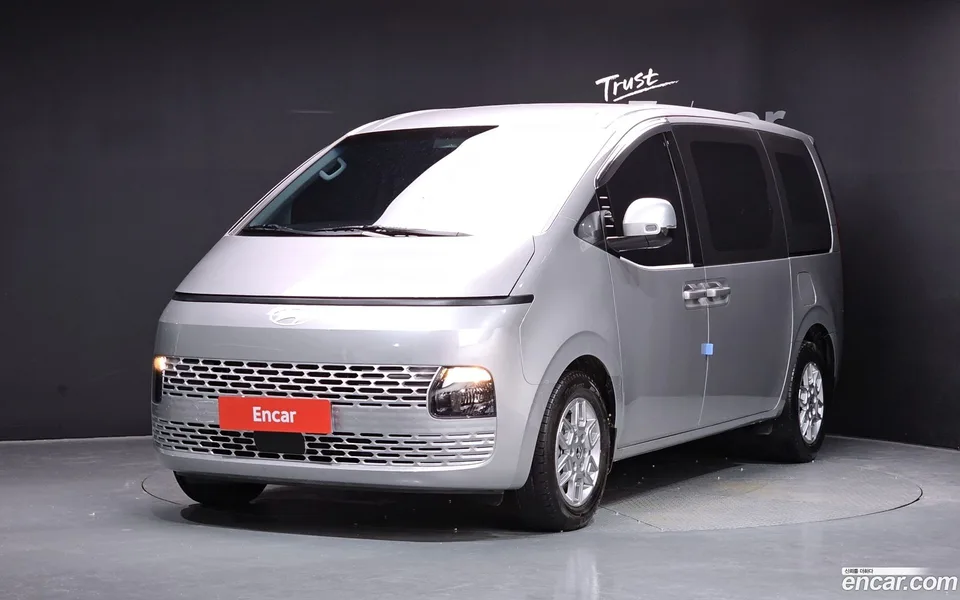 Hyundai Staria 2025