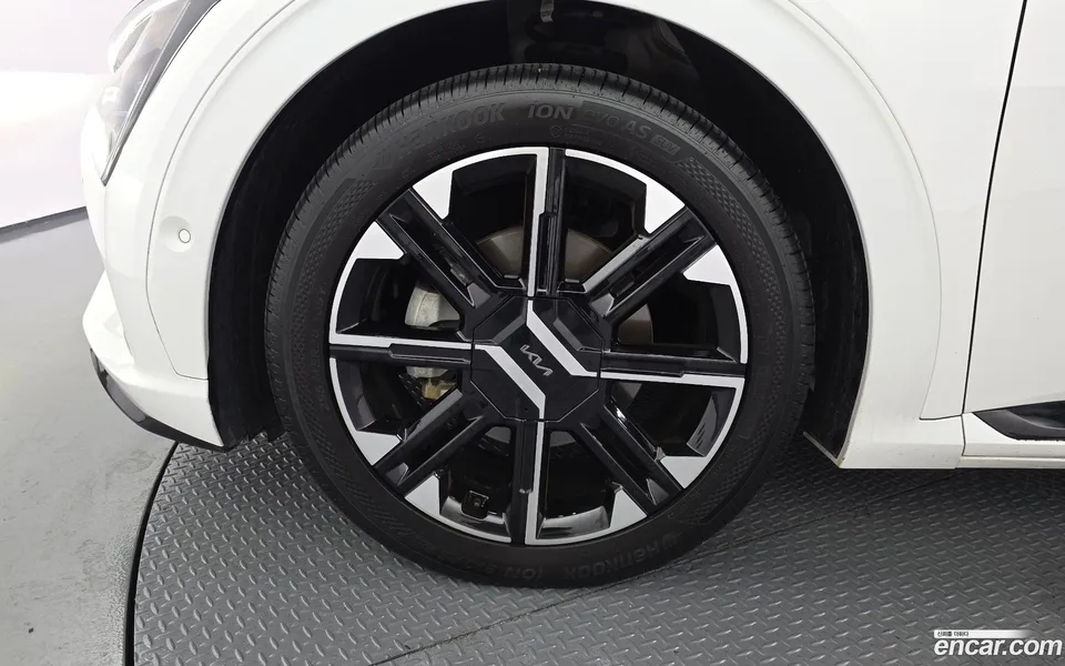 Kia EV6 4WD 2024 — thumbnail 2