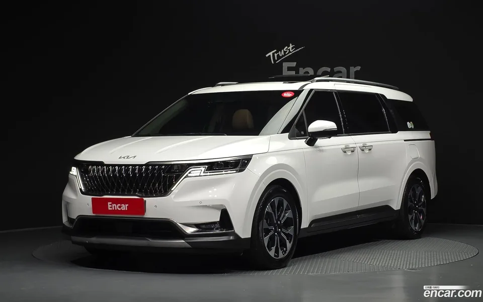 Kia Carnival 7 2023 — photo 1, buy with delivery to Moscow
