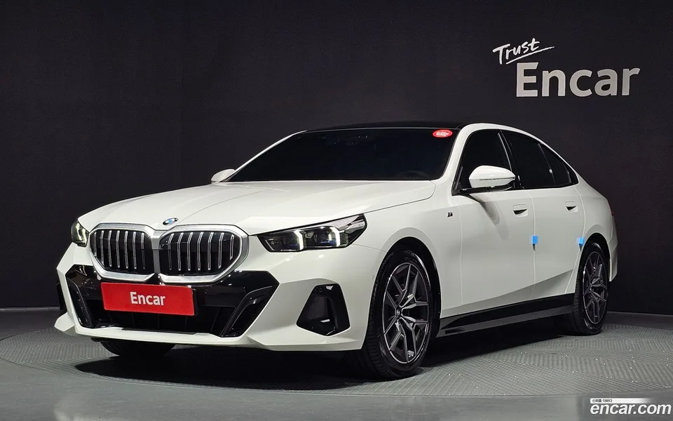 BMW 5 Series 520i M 2025 — photo 1, buy with delivery to Moscow