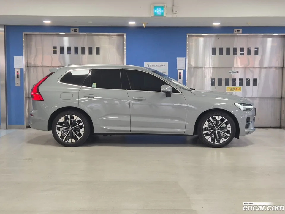 Volvo XC60 B5 2026 — thumbnail 4