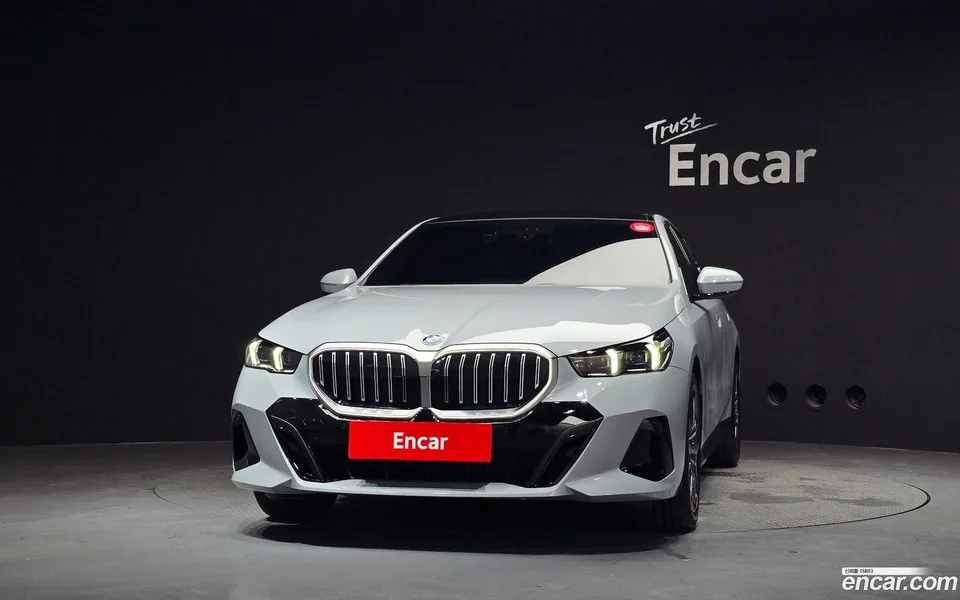 BMW 5 Series 520i M 2026 — thumbnail 3