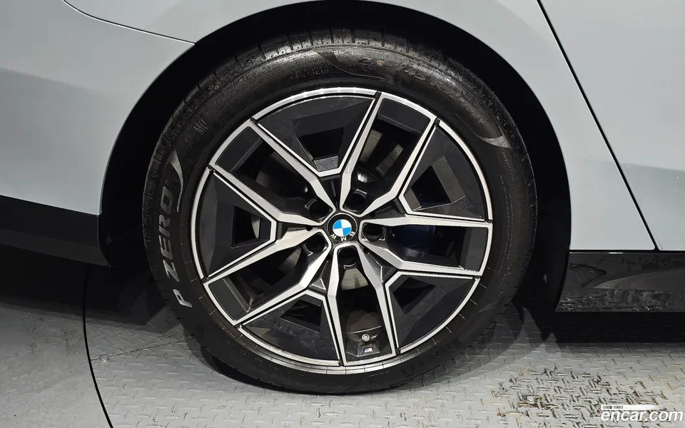 BMW 5 Series 520i M 2026 — thumbnail 5